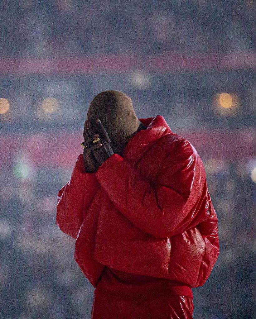 Kanye West pulls off an impressive feat; sells out 70K capacity stadium ...